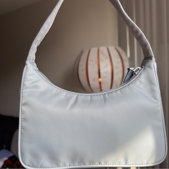 Prada nylon Re-Edition 2000 (astral blue) - Picture 7 of 15